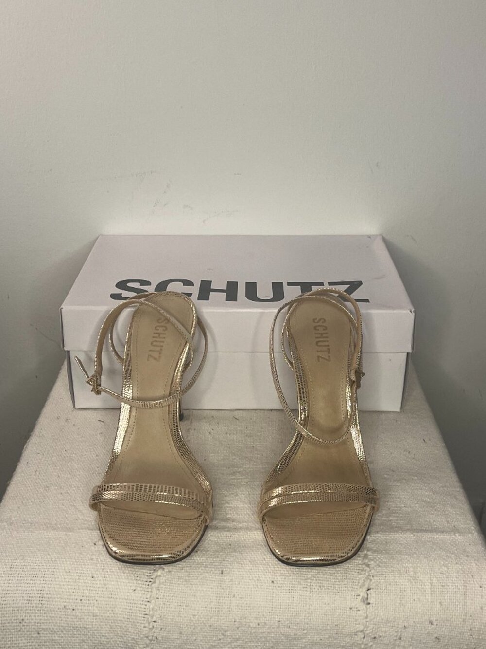 SCHUTZ ALTINA SHINE LIZARD METAL PLATINA GOLDA SZ 8 💛